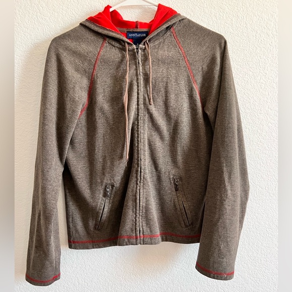 Ann Taylor women’s brown soft sweatshirt with hoodie. Preowned Size: Small - Picture 1 of 5